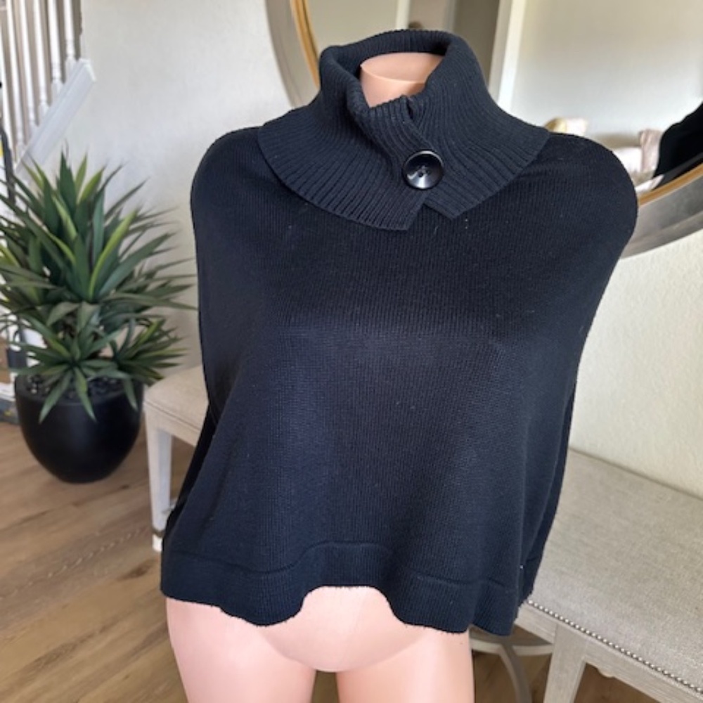 American Rag black wool knit short cape size Large